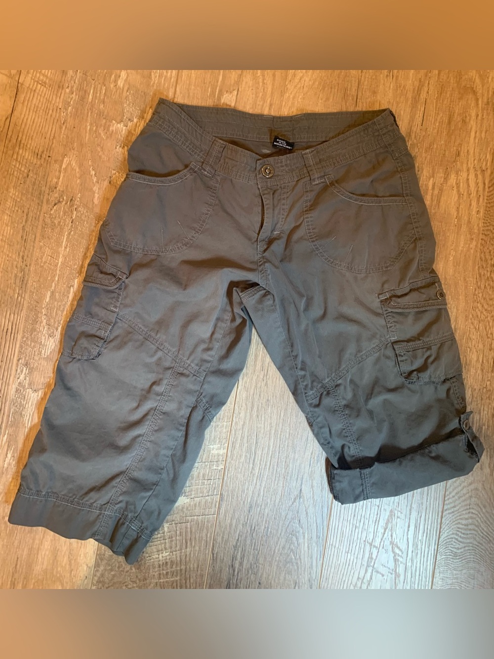 KUHL Casual Cargo Capris - 4 - Picture 9 of 9